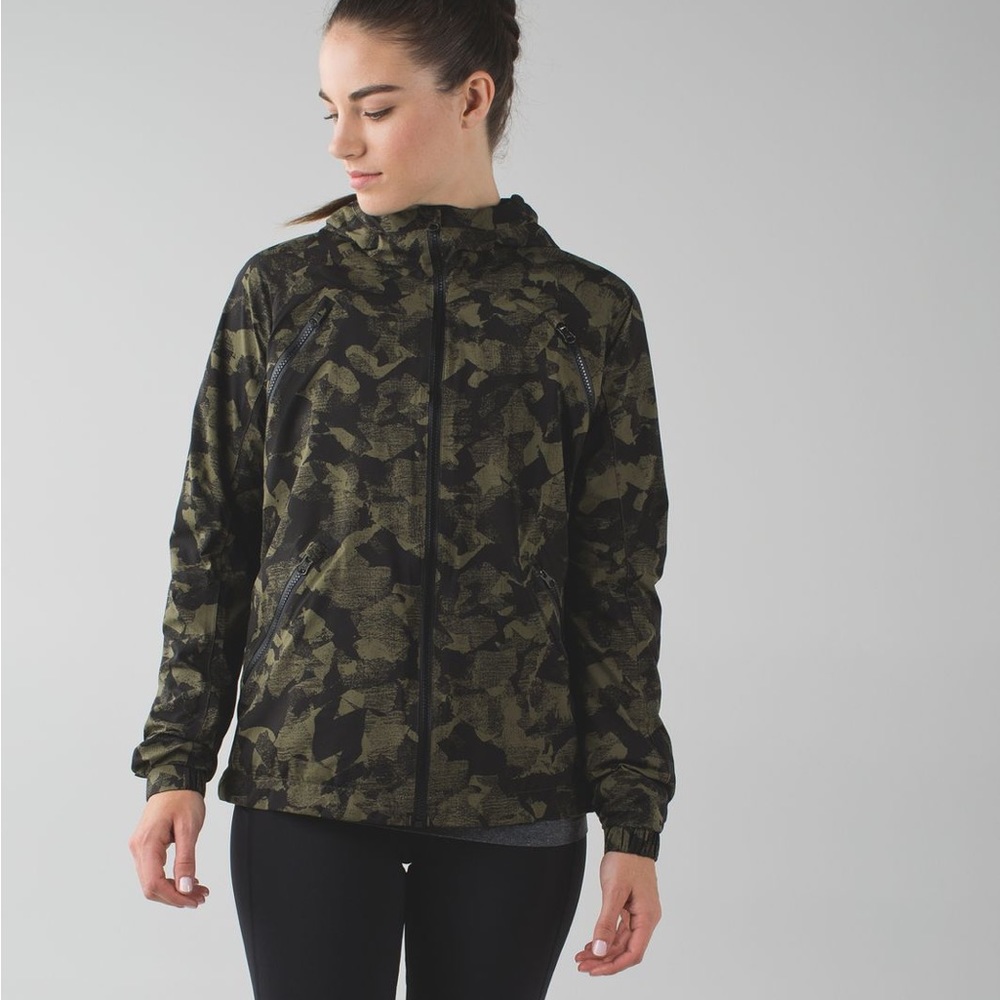 Lululemon Rise and Shine Jacket II Size 4 Jumbo Mystic Jungle